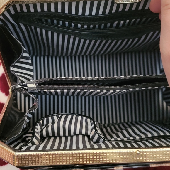 Purse - Picture 2 of 4